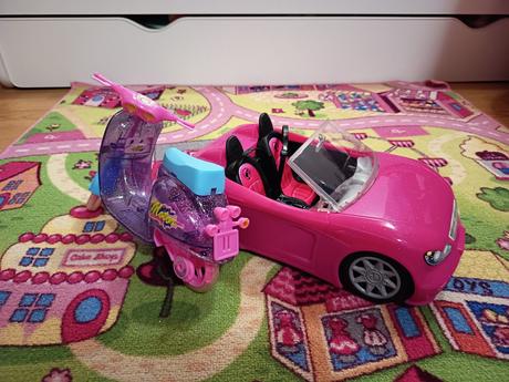 Barbie kabriolet a skúter, 