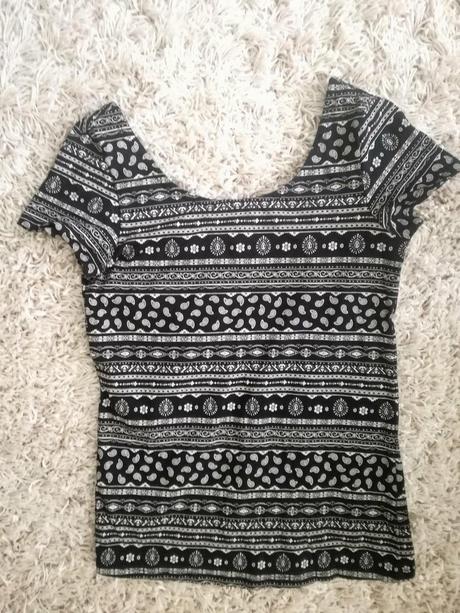 Dámske krátke vzorované tričko, basics,s