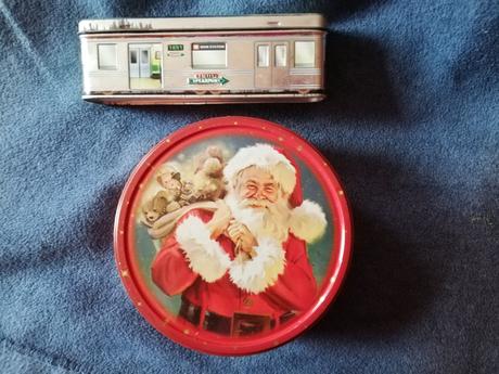 2 x plechová dóza, 