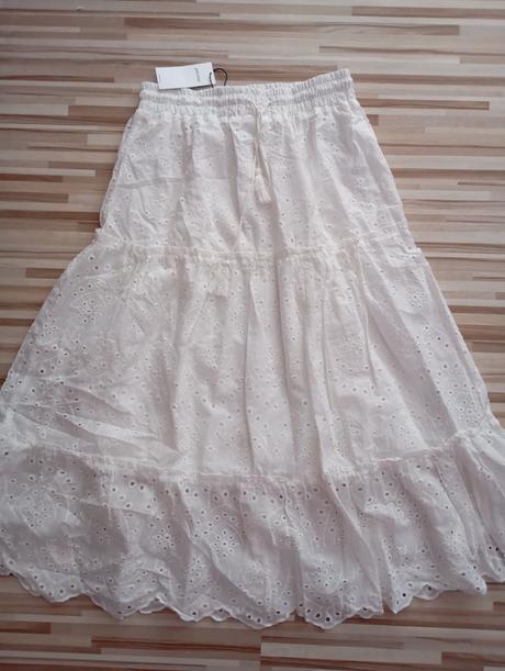 Madeirova sukna nova, gate,38 / m