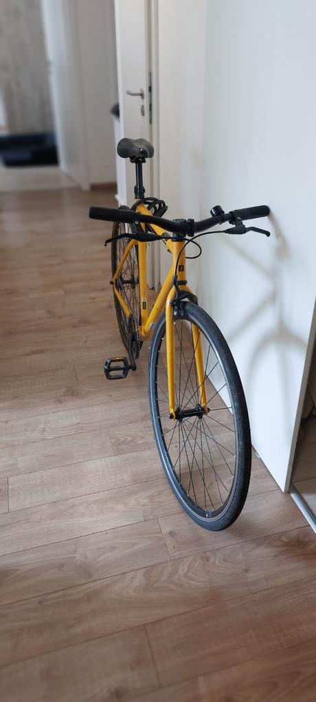 Elops  mestský bicykel single speed 500 žltý, 28