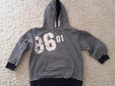 Mikina s kapucňou, 116