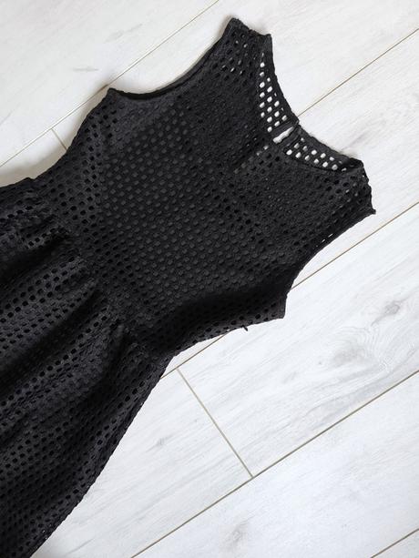 Dierované šaty, xs