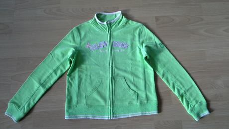 Dievcenska mikina, 152