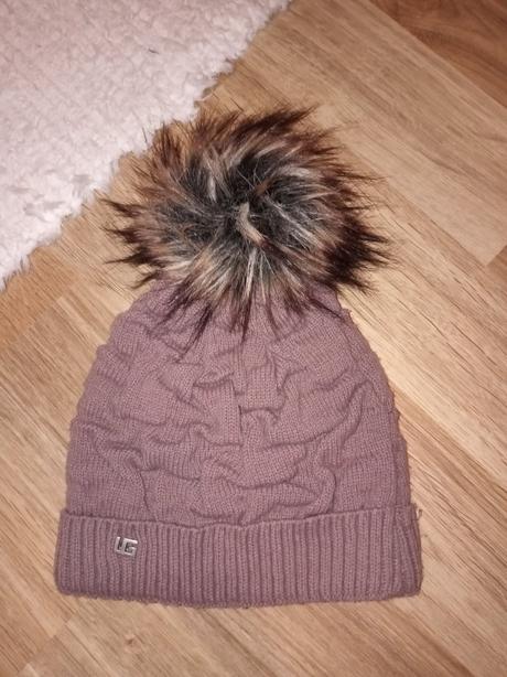 Dámska čiapka, adams