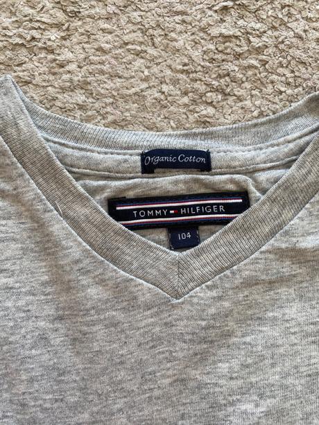 Tricko, tommy hilfiger,104