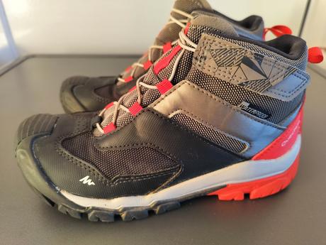 Outdoor nepremokavé topanky, quechua,31