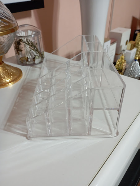 Organizér na kozmetiku,