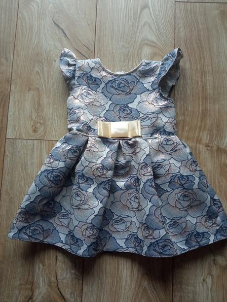 Dievčenské šaty, 92