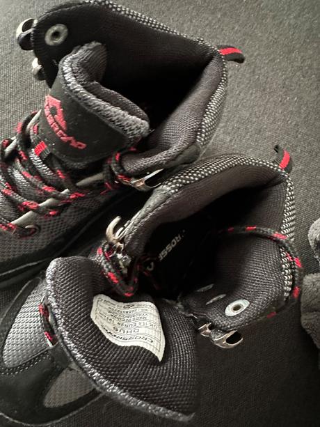 Trekové topánky, 29