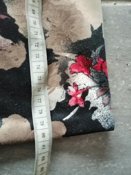 Kvetované šaty code v40, 40