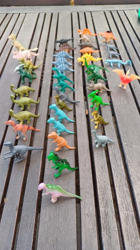 Sada 40 dinosaurov, 