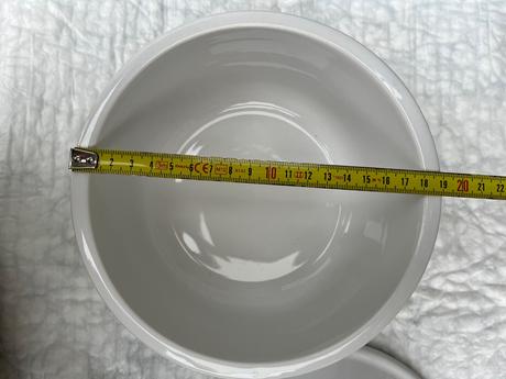 Porcelánová biela misa a tanieriky, 