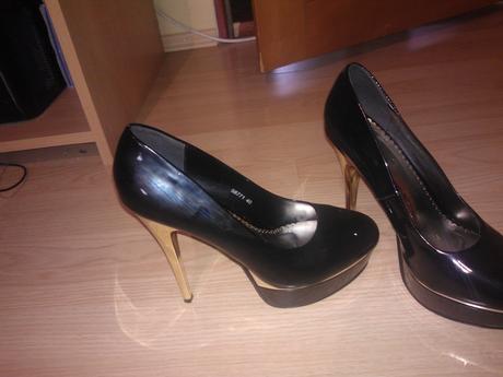 Elegantne topanocky cierne so zlatym podpatkom, women'secret,40