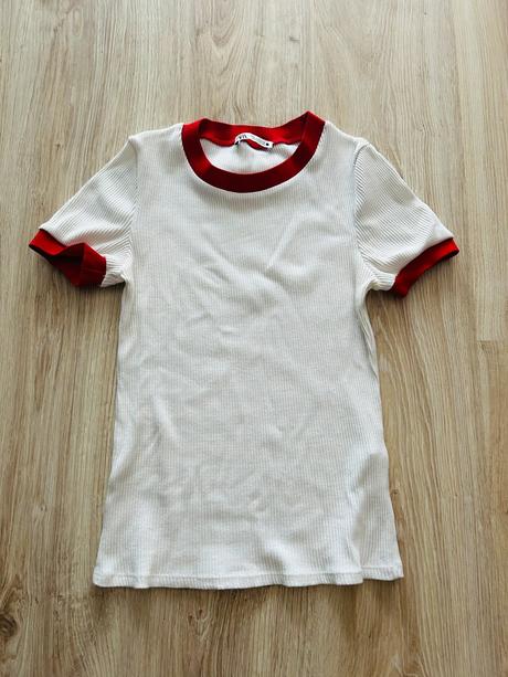 Skvelé vrúbkované tričko značky zara, zara,s