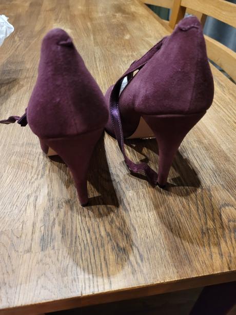 Lodičky semišové nove, nenosene, 40