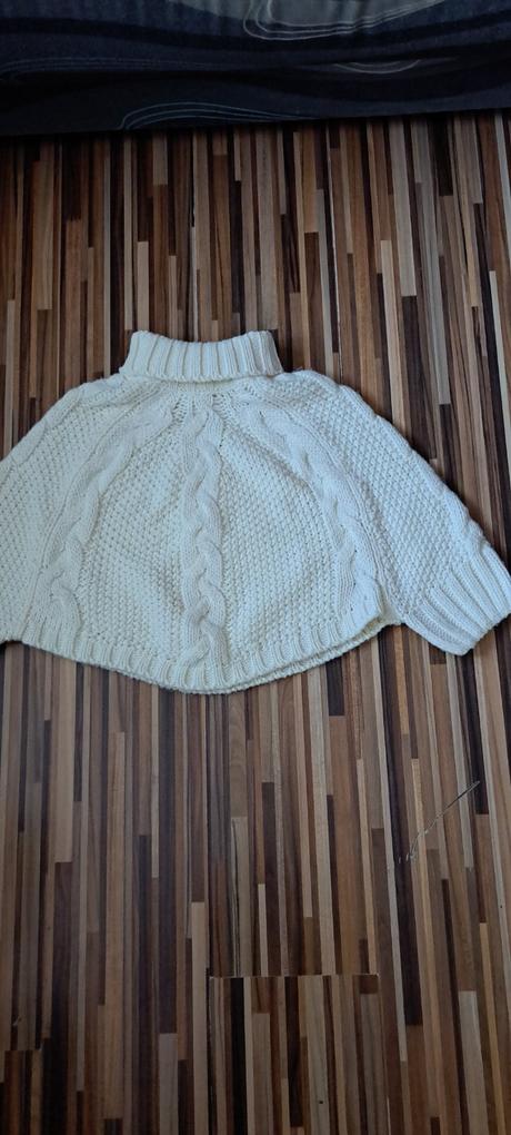 Pletené pončo, 140