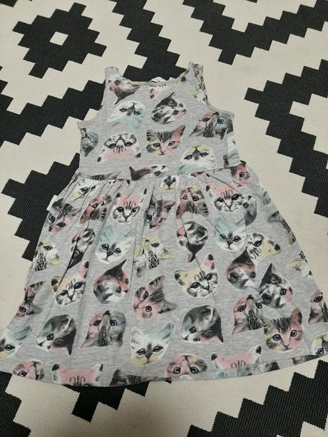 Nádherné tričkové šatičky s mačičkami na 4-6r., h&m,116