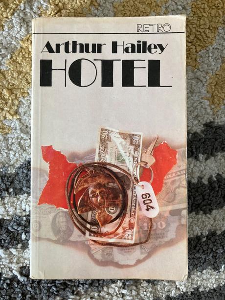 Hotel arthur hailey (1983), 