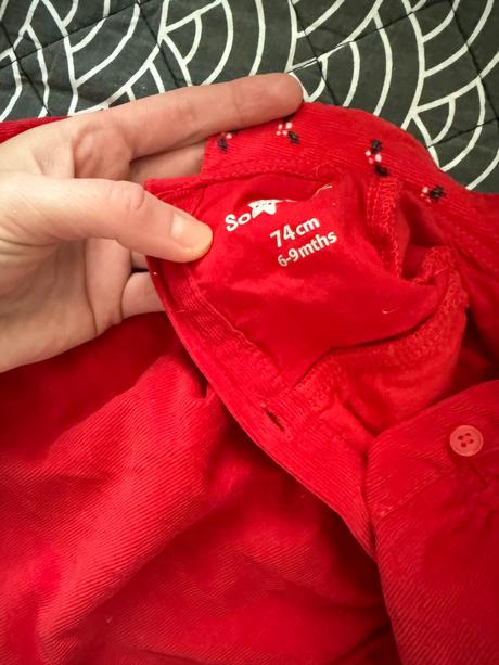 Dievčenské šaty, 74