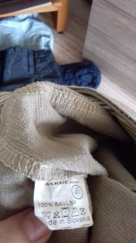 Mencestrove nohavice, 50