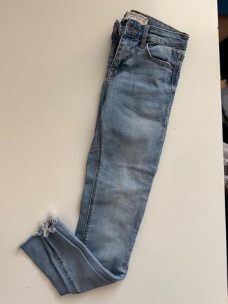 Stradivarius skinny rifle xs, stradivarius,xs