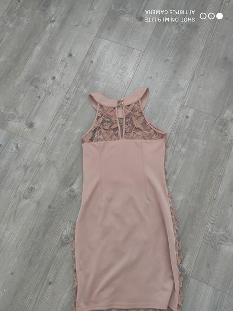 Bledo hnedé šaty, s