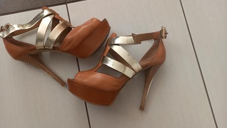Krasne sandalky guess, guess,38