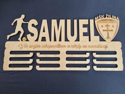 Držiak na medaile s logom mšk žilina, meno samuel,