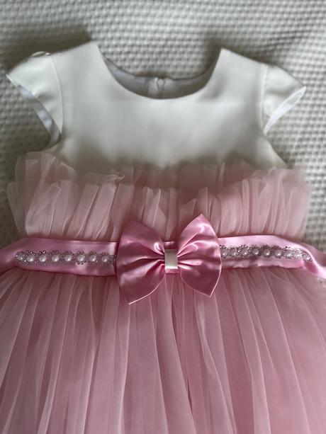 Sviatočné šaty, 140