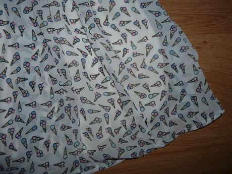 Zmrzlinkové šaty, 128