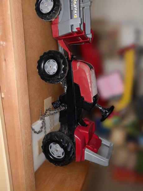 Šlapací traktor,