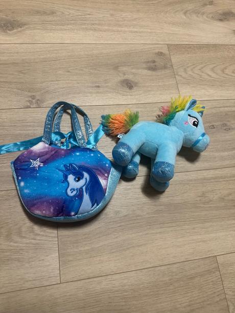 Jednorožec s kabelkou,