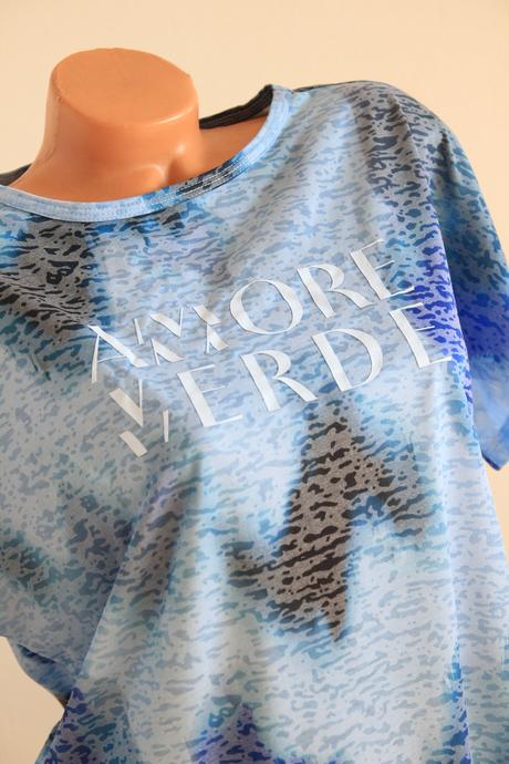 Modrý top na s nápisom amore verde, l/xl, l