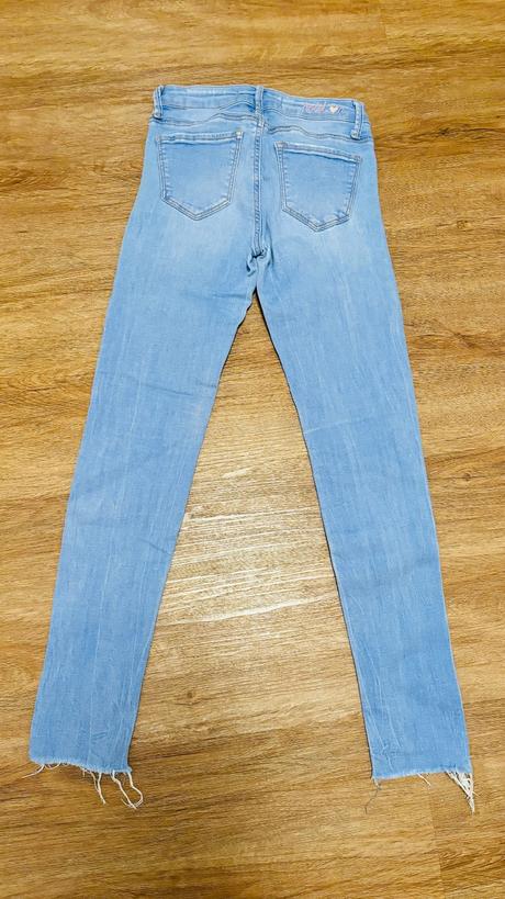 Úzke rifle, tally weijl,32