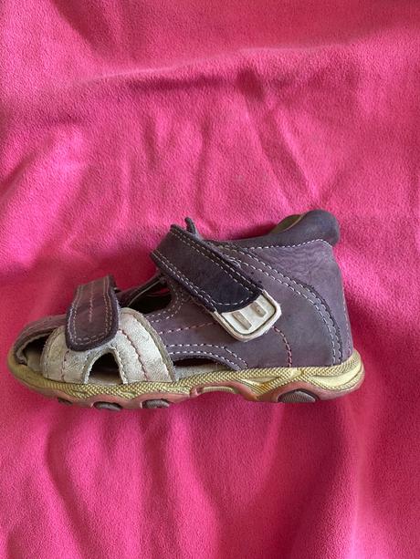 Sandálky, 22