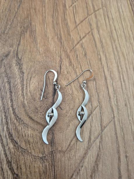 Strieborné náušnice, 