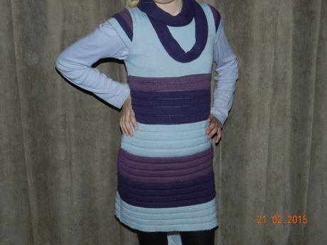 Pletené šaty, 152