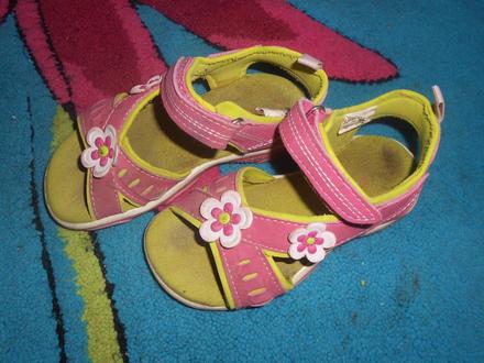 Sandálky, 25