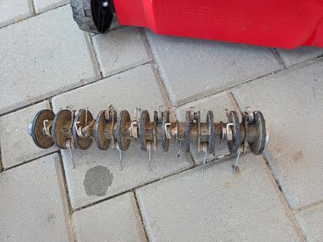 Prevzdušňovač trávnika, 