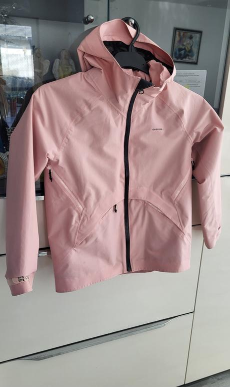 Turistická nepremokavá bunda top stav, quechua,134
