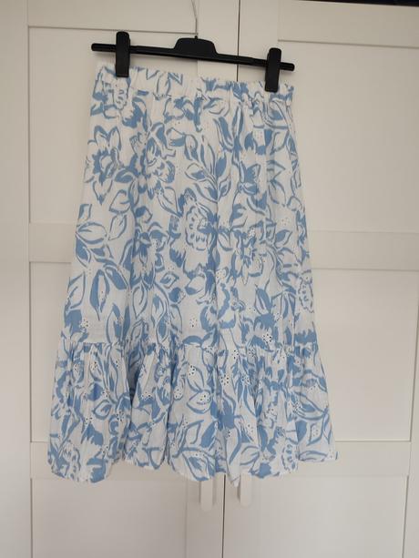 Nádherná vysivana sukna42, c&a,42