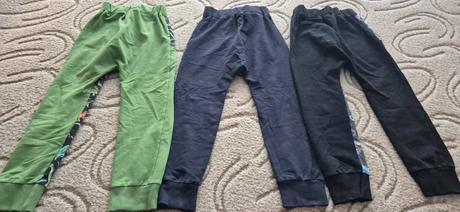 3x pudlové tepláky, 122