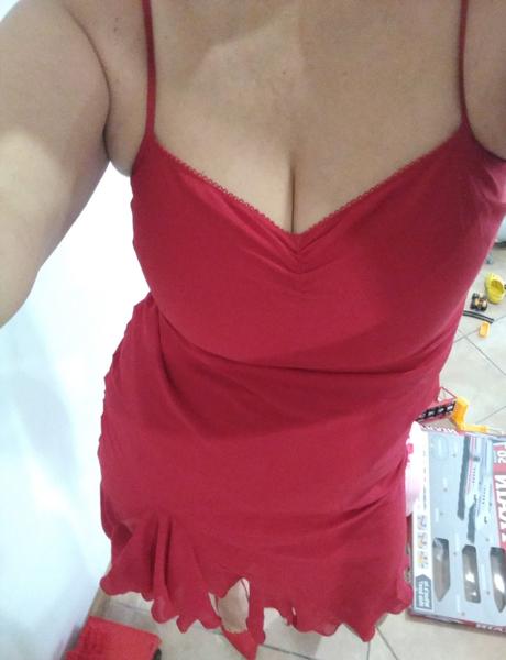 Krasne spoločenské saty, s