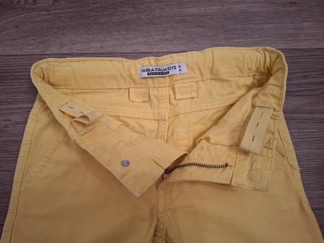 Zlte kratasy, piazza italia,116