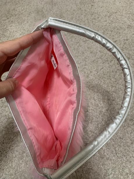 Plyšový psík s kabelkou chi chi,