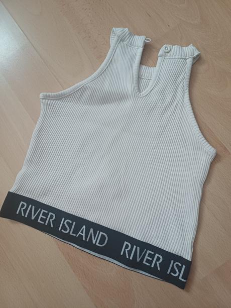 Rebrovany crop top, river island,122