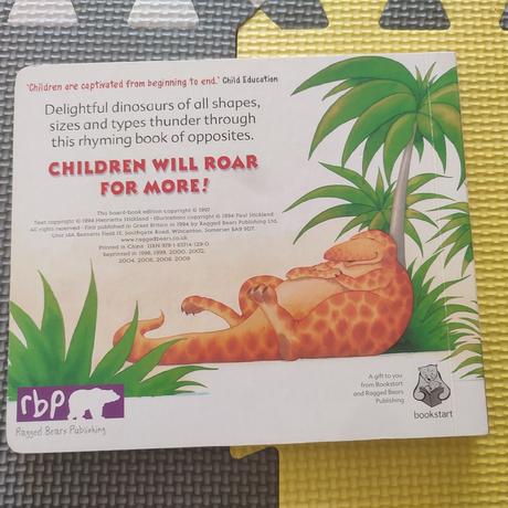 Dinosaur roar pevná väzba top stav - 2c,