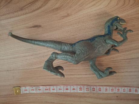 Velociraptor blue jurský svet,