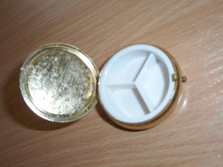 Zatváracia nádobka,